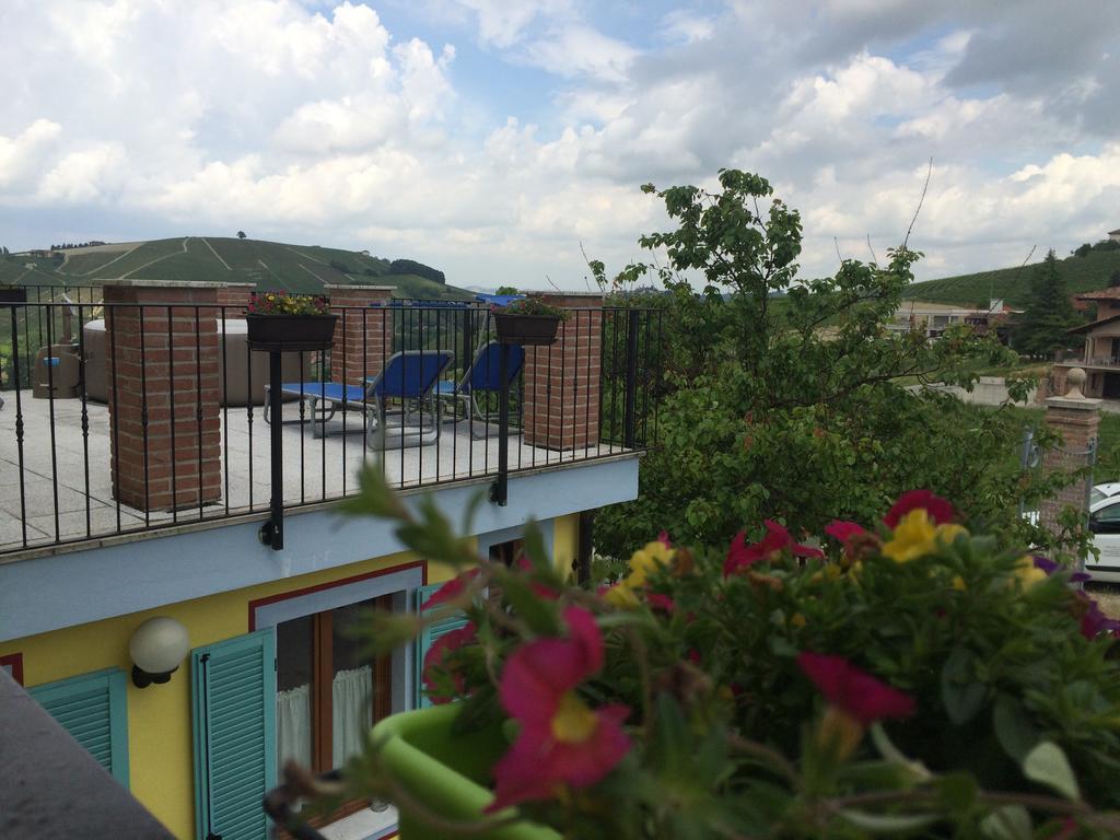 La Terrazza Del Barbaresco Bed & Breakfast Neviglie Phòng bức ảnh