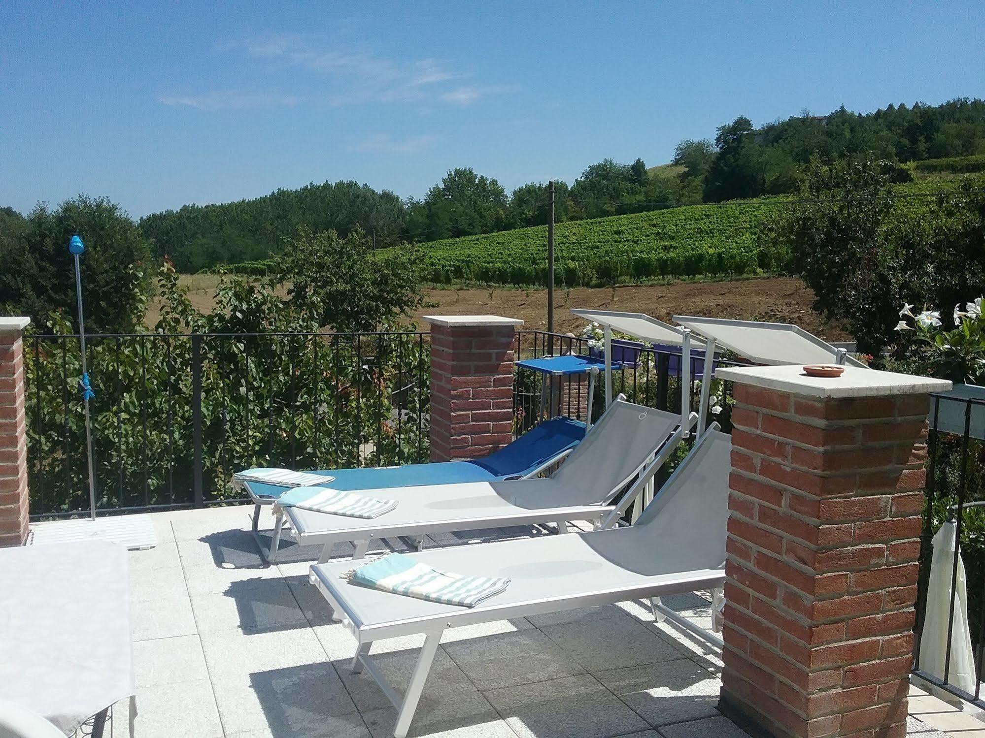 La Terrazza Del Barbaresco Bed & Breakfast Neviglie Ngoại thất bức ảnh